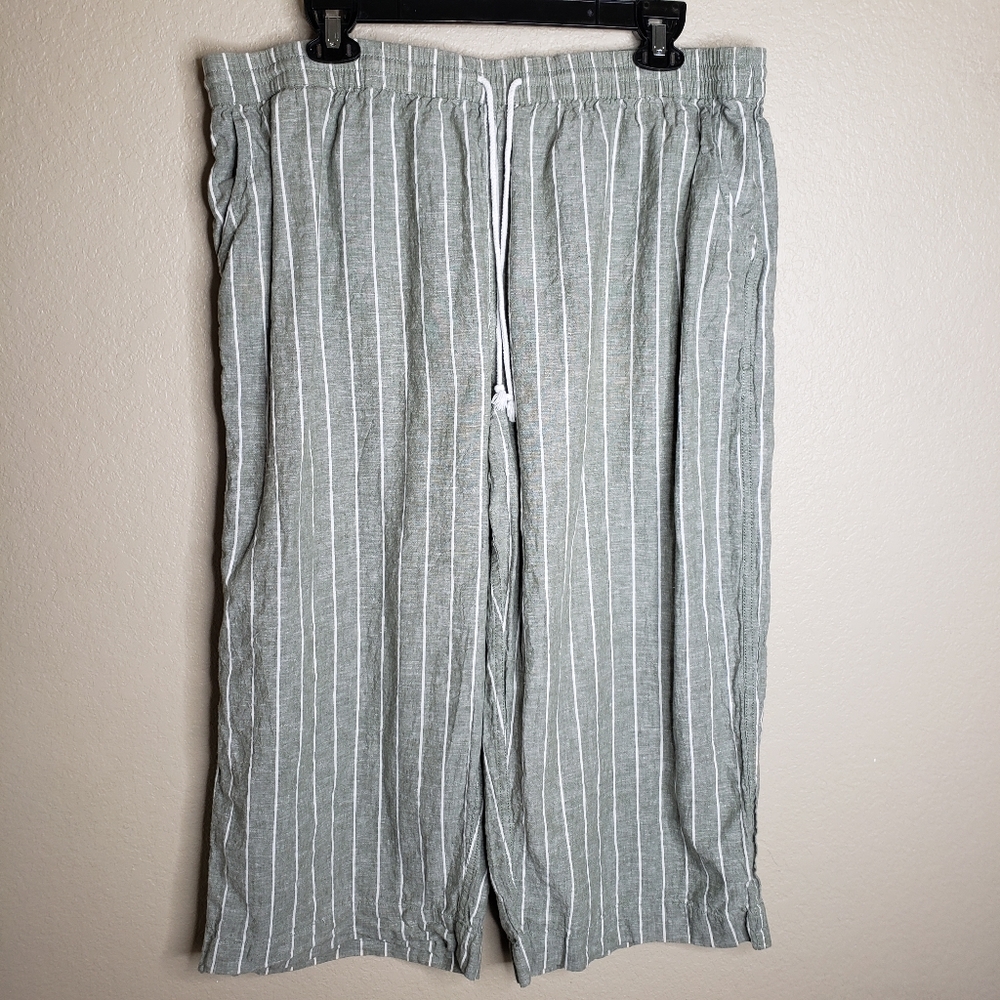Beachlunchlounge XXL Linen Beach pant Sage Green with white stripes crop